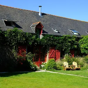 Guest house La Maison Jaune A La Janaie, Parigne
